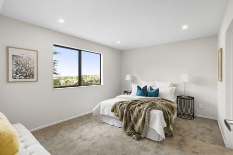 Photo of property in 15d/1 Verran Road, Birkenhead, Auckland, 0626