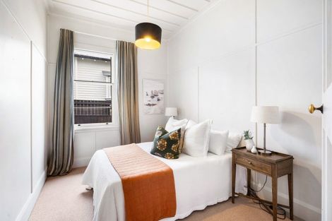 Photo of property in 45 Napier Terrace, Hospital Hill, Napier, 4110