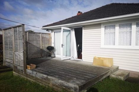 Photo of property in 7 Tatau Way, Te Atatu Peninsula, Auckland, 0610
