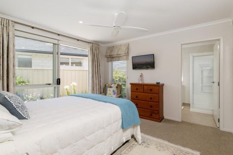 Photo of property in 2 Seashell Drive, Papamoa Beach, Papamoa, 3118
