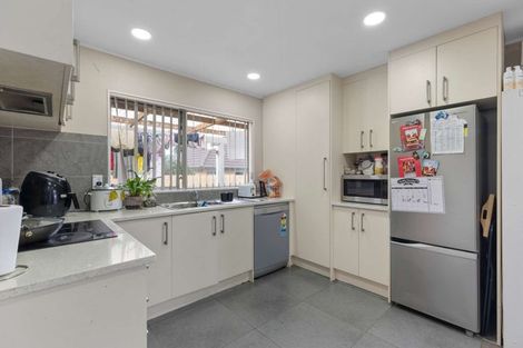 Photo of property in 2/20 Bingara Place, Favona, Auckland, 2024