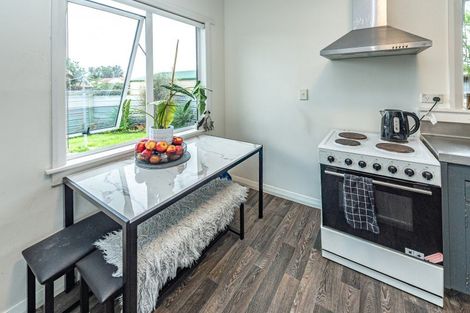 Photo of property in 200 Puriri Street, Castlecliff, Whanganui, 4501