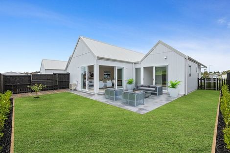Photo of property in 23a Tiromoana Drive, Red Beach, 0932
