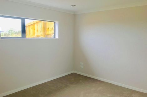 Photo of property in 61 Kirikiri Drive, Papakura, 2110