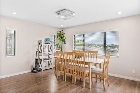 Photo of property in 11 Matisse Drive, West Harbour, Auckland, 0618
