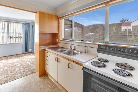 Photo of property in 3 Back Street, Tapanui, 9522