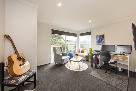Photo of property in 58a Exeter Crescent, Takaro, Palmerston North, 4412
