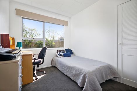 Photo of property in 11 Landsdale Place, Massey, Auckland, 0614