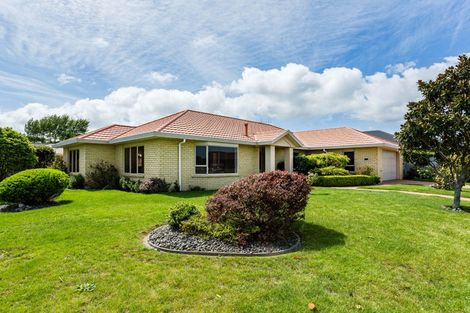 Photo of property in 2 Terry Lane, Paraparaumu Beach, Paraparaumu, 5032