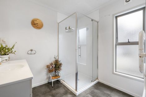 Photo of property in 10 Gordon Road, Mount Maunganui, 3116