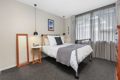 Photo of property in 2/5 Esher Place, Saint Martins, Christchurch, 8022