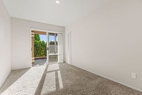 Photo of property in 16 Highcrest Heights, Westmorland, Christchurch, 8025