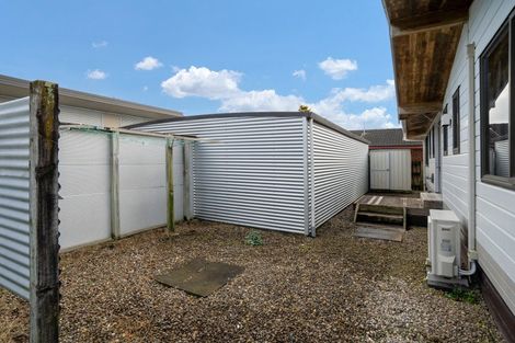 Photo of property in 305 Shakespeare Street, Leamington, Cambridge, 3432