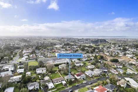 Photo of property in 28 Donovan Avenue, Massey, Auckland, 0614