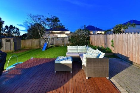 Photo of property in 32 Karaka Street, Helensville, 0800