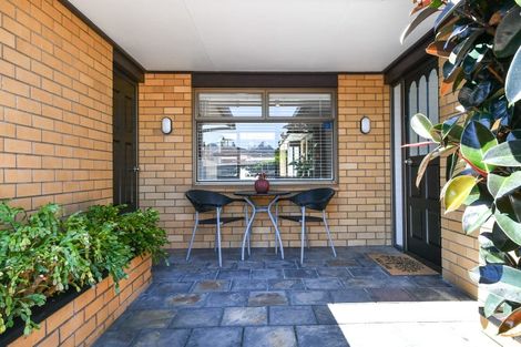 Photo of property in 25 Marina View Drive, West Harbour, Auckland, 0618