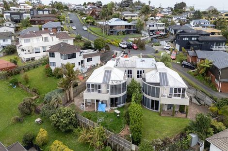 Photo of property in 1/23 Bernleigh Terrace, West Harbour, Auckland, 0618