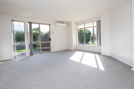 Photo of property in 2 Parkside Drive, Huntington, Hamilton, 3210