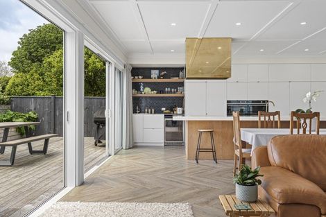 Photo of property in 33 Ballance Street, Lower Vogeltown, New Plymouth, 4310