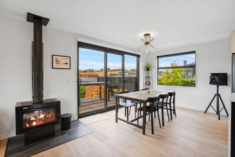 Photo of property in 2 Mcneil Crescent, Wanaka, 9305