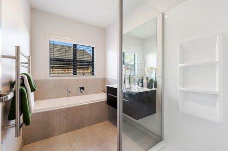 Photo of property in 17 Papa Orchard Drive, Kumeu, 0810