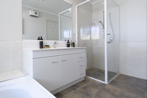 Photo of property in 77 Orange Lane, Bethlehem, Tauranga, 3110