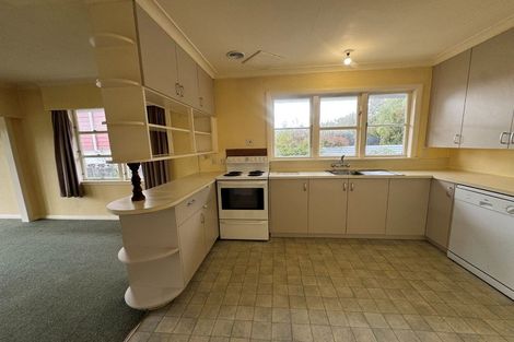 Photo of property in 12 Wincanton Place, Awapuni, Palmerston North, 4412