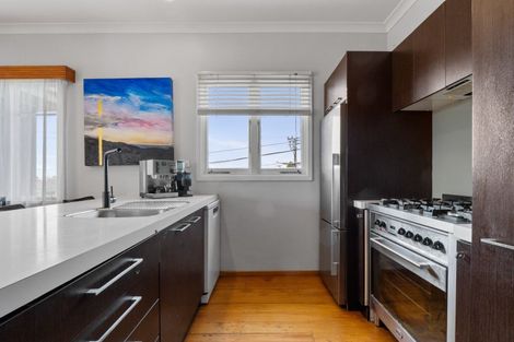 Photo of property in 14 Rimu Street, Strandon, New Plymouth, 4312