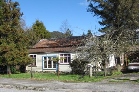 Photo of property in 11 Hart Street, Blackball, 7804