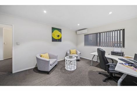 Photo of property in 14 Kereru Rise, Papakura, 2110