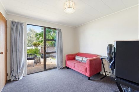 Photo of property in 8 Ash Place, Aramoho, Whanganui, 4500