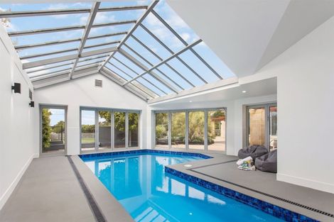 Photo of property in 92 Mccormacks Bay Road, Mount Pleasant, Christchurch, 8081