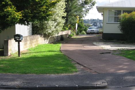 Photo of property in 16a Thomas Avenue, Te Atatu Peninsula, Auckland, 0610