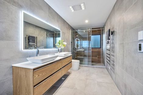 Photo of property in 47a Takutai Avenue, Half Moon Bay, Auckland, 2012