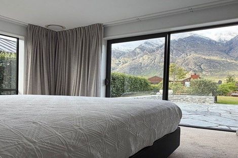 Photo of property in 1 Hovingham Court, Jacks Point, Queenstown, 9371