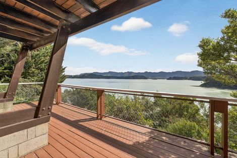 Photo of property in 393 Marine Drive, Charteris Bay, Governors Bay, 8971