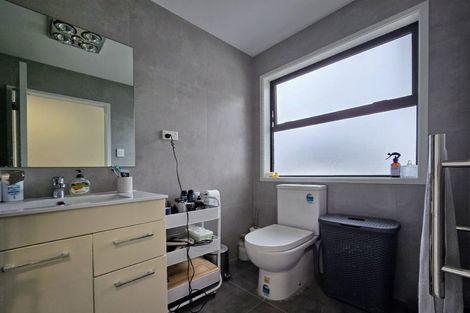 Photo of property in 7c Gulf Crest, Bucklands Beach, Auckland, 2012