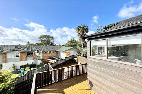 Photo of property in 32 Cron Avenue, Te Atatu South, Auckland, 0610