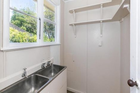 Photo of property in 102 Holland Road, Fairfield, Hamilton, 3214