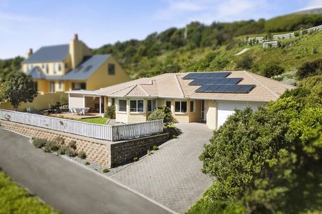 Photo of property in 125 Woodman Drive, Tawa, Wellington, 5028