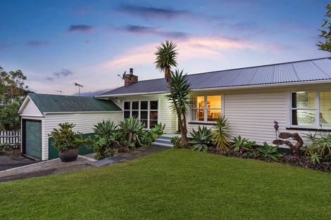 Photo of property in 16 Kashmir Road, Glen Eden, Auckland, 0602