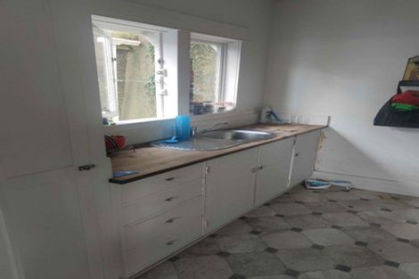 Photo of property in 2 Milne Terrace, Island Bay, Wellington, 6023