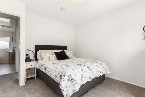 Photo of property in 2/25 Inverness Road, Browns Bay, Auckland, 0630