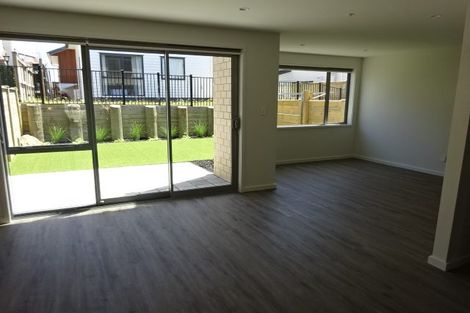 Photo of property in 15 Gunn Way, Hobsonville, Auckland, 0616