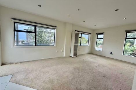 Photo of property in 121 Redoubt Road, Goodwood Heights, Auckland, 2105