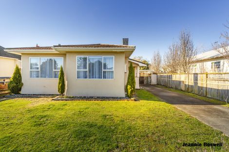 Photo of property in 37 Lyndhurst Street, Takaro, Palmerston North, 4412