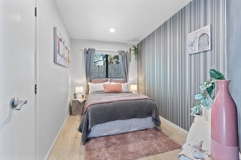 Photo of property in 38 Hyde Road, Rothesay Bay, Auckland, 0630