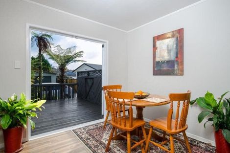 Photo of property in 1/82 Luanda Drive, Ranui, Auckland, 0612