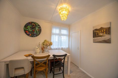 Photo of property in 16 Aberdeen Avenue, Takaro, Palmerston North, 4412