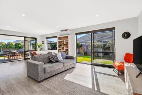 Photo of property in 14 Webber Street, Cambridge, 3434